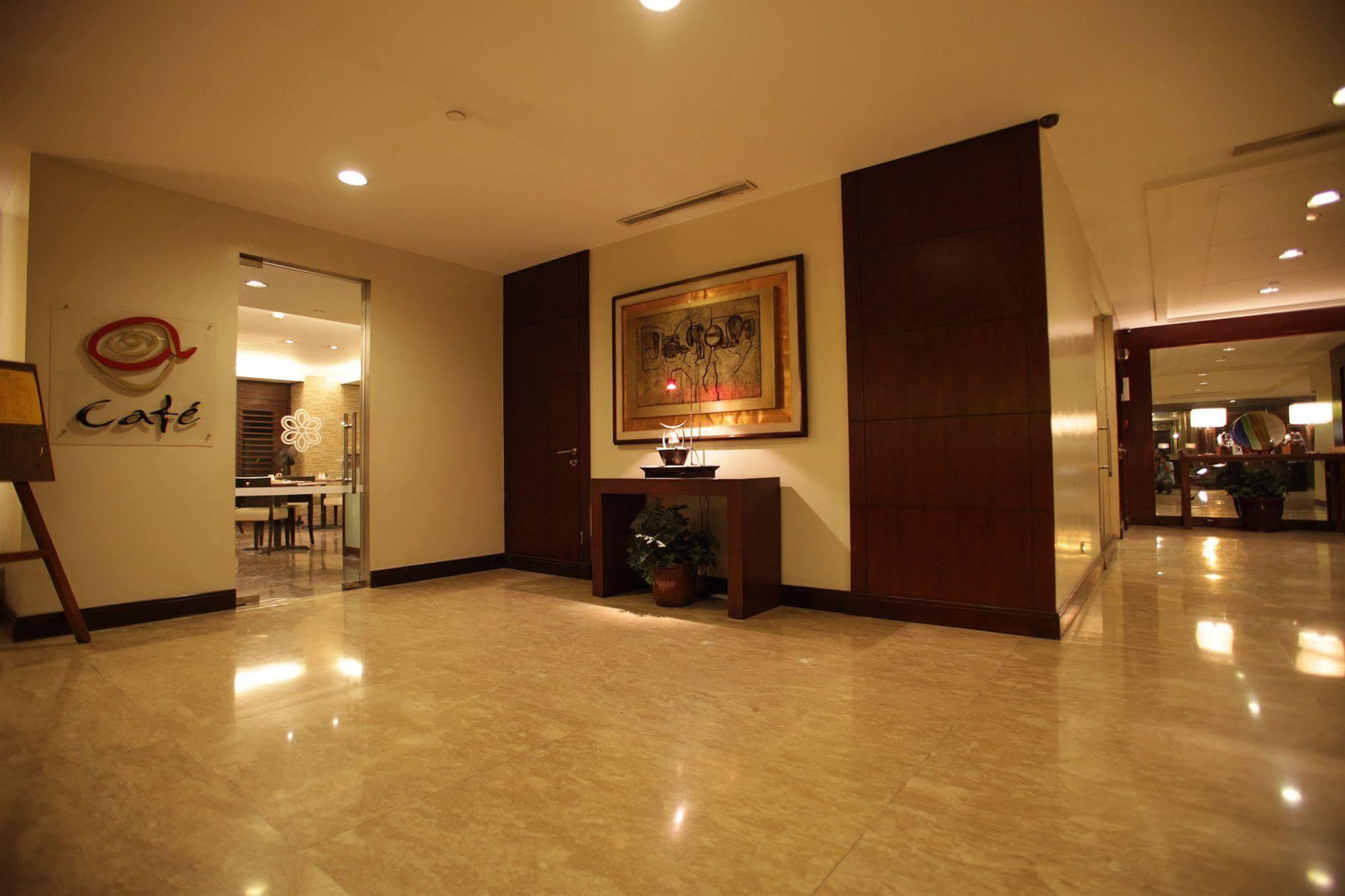Amorsolo Mansion Hotel Makati City Luaran gambar